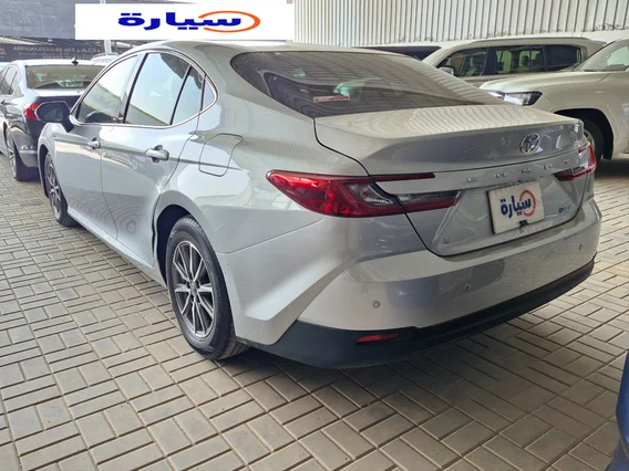 Toyota Camry  E HEV 2025 