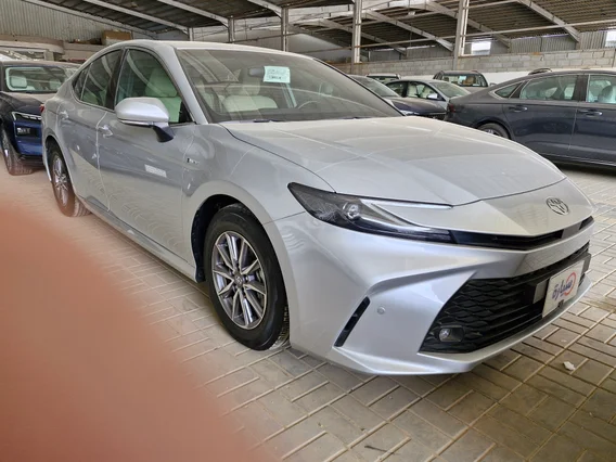 Toyota Camry  E HEV 2025 