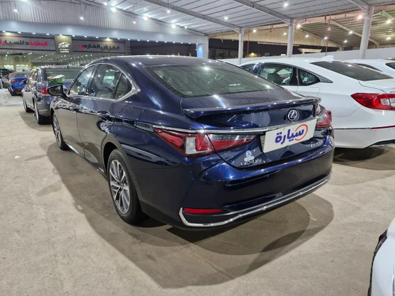 Lexus ES 300 H 2022 