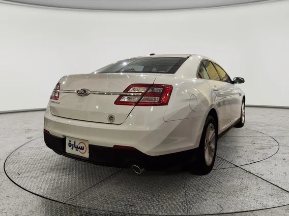 Ford Taurus SE 2018 
