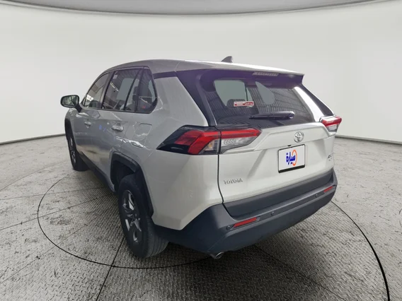 Toyota RAV4 LE 2024 
