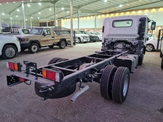 Isuzu Dyna شاص قصير 2025 