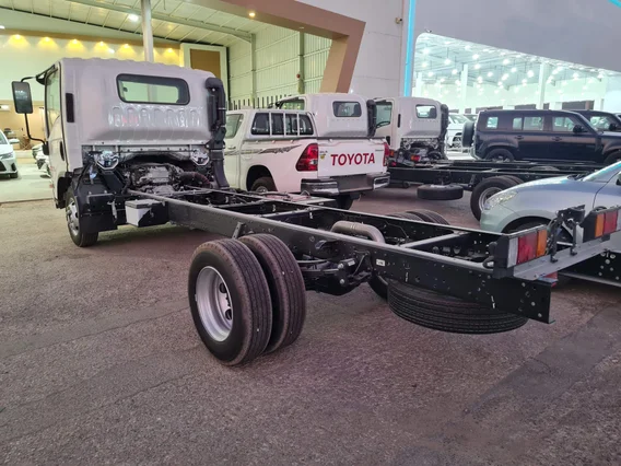 Isuzu Dyna شاص قصير 2025 