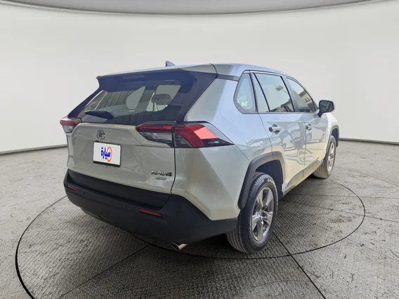Toyota RAV4 LE 2024 