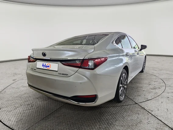 Lexus ES 300 H 2022 