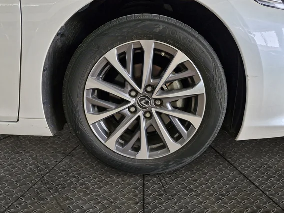 Lexus ES 300 H 2022 