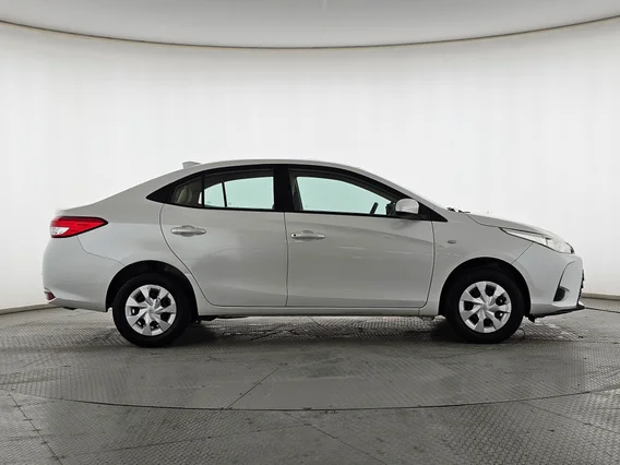 Toyota Yaris  Y 2022 