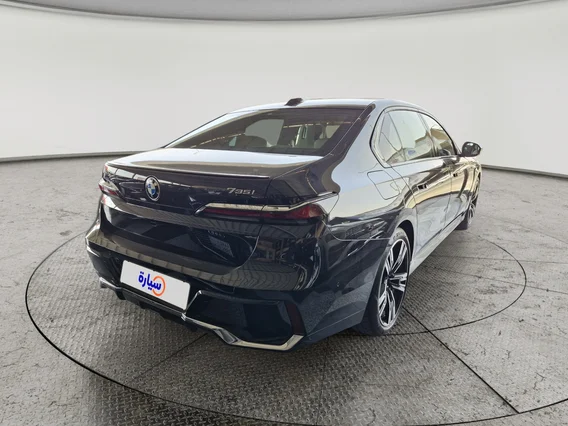 بي ام دبليو الفئة السابعة 735i 2024 