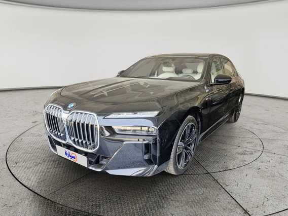بي ام دبليو الفئة السابعة 735i 2024 