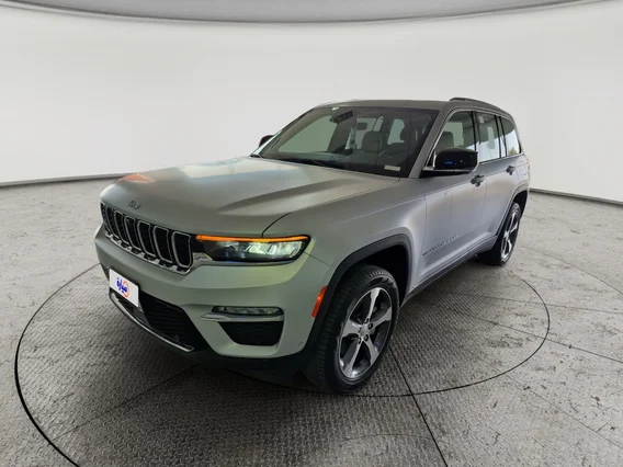 Jeep Grand Cherokee ليمتد 2023 