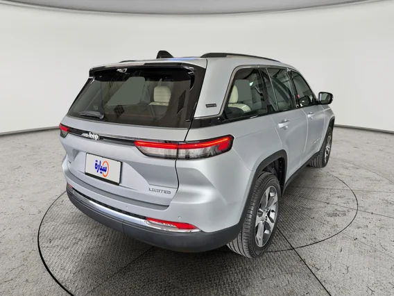 Jeep Grand Cherokee ليمتد 2023 