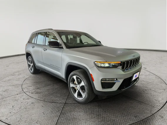 Jeep Grand Cherokee ليمتد 2023 