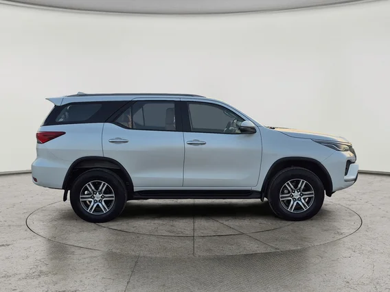 Toyota Fortuner VX 2023 دبل