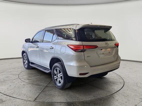 Toyota Fortuner GX 2023 دبل