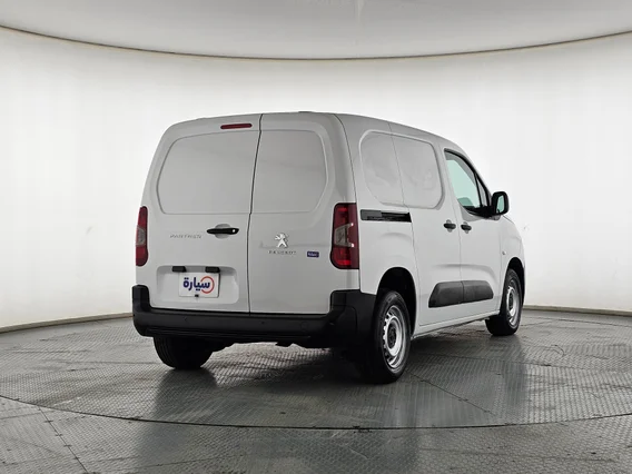 بيجو بارتنر Long van 2023 