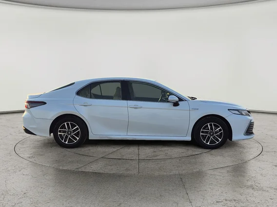 Toyota Camry  LE HEV 2022 