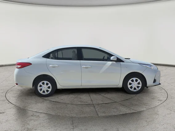 Toyota Yaris  Y 2022 