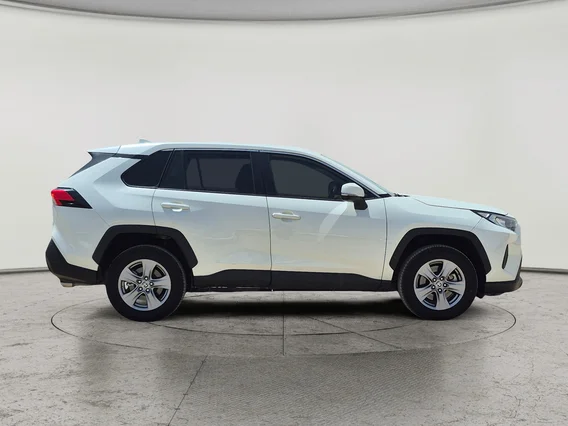 Toyota RAV4 LE 2022 