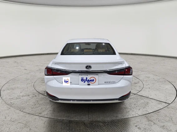 Lexus ES 300 H 2024 