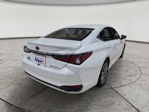 Lexus ES 300 H 2024 