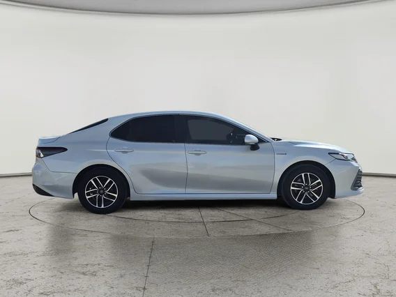 Toyota Camry  LE HEV 2022 