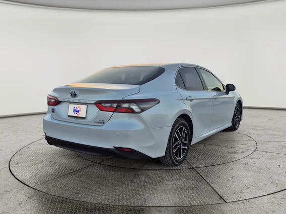 Toyota Camry  LE HEV 2022 