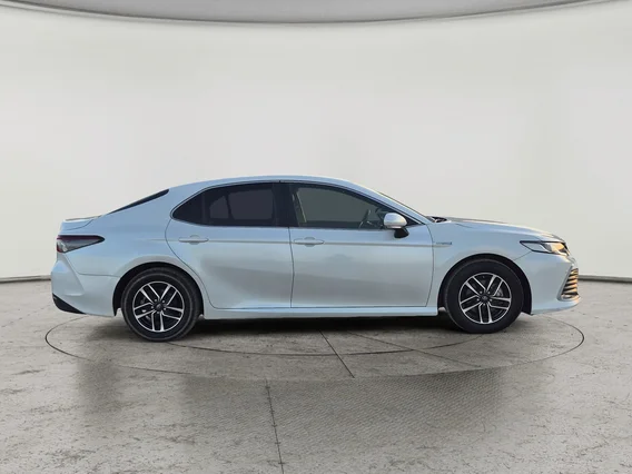 Toyota Camry  LE HEV 2022 