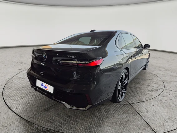 BMW 7 Series 740Li 2023 