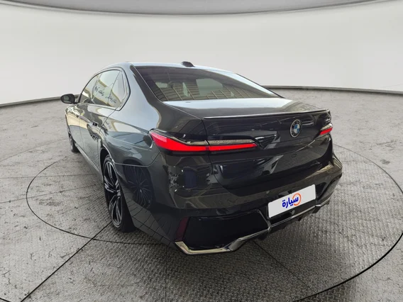 BMW 7 Series 740Li 2023 