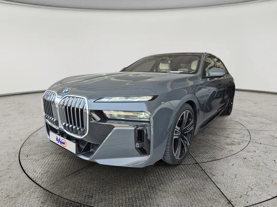 BMW 7 Series 740Li 2023 