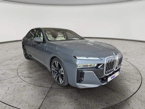 BMW 7 Series 740Li 2023 