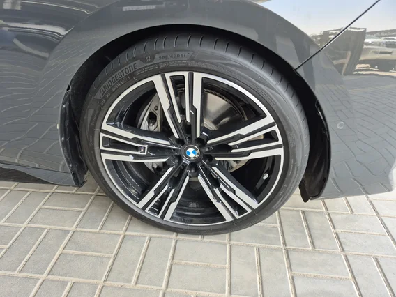 BMW 7 Series 740Li 2023 