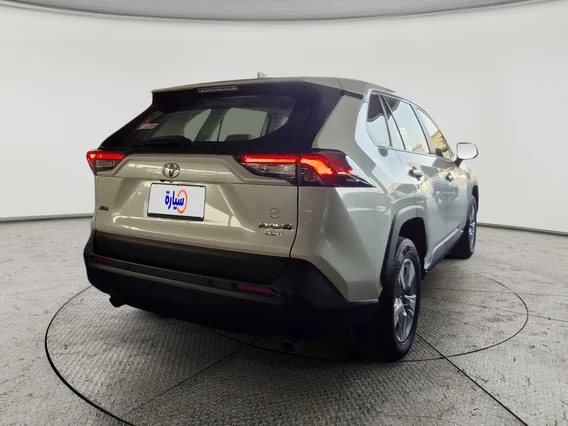 Toyota RAV4 LE 2021 