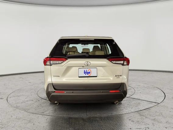Toyota RAV4 LE 2021 