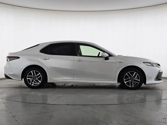 Toyota Camry  LE HEV 2022 