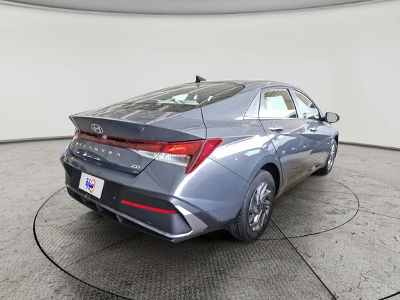 Hyundai Elantra Smart 2024 