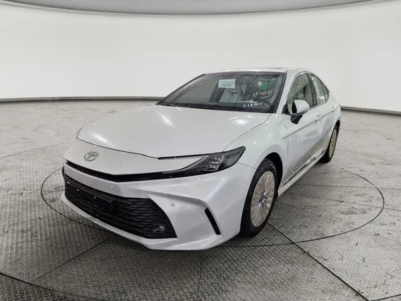 Toyota Camry  LE 2025 