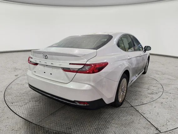 Toyota Camry  LE 2025 