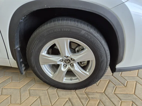 Toyota Highlander GLE 2023 