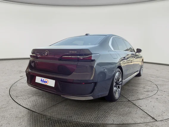 BMW 7 Series 740 i 2023 
