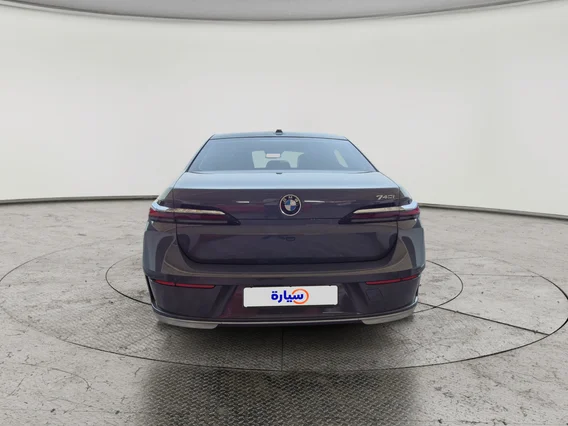 BMW 7 Series 740 i 2023 
