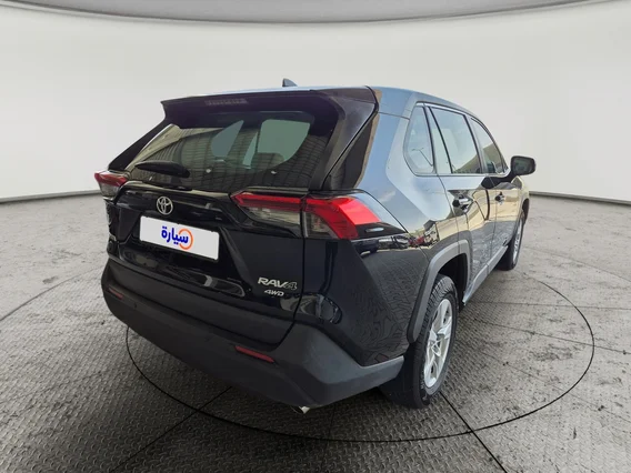Toyota RAV4 LE 2021 