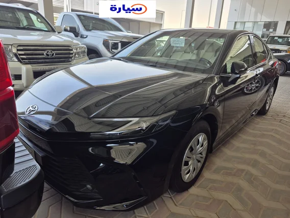 Toyota Camry  E 2025 