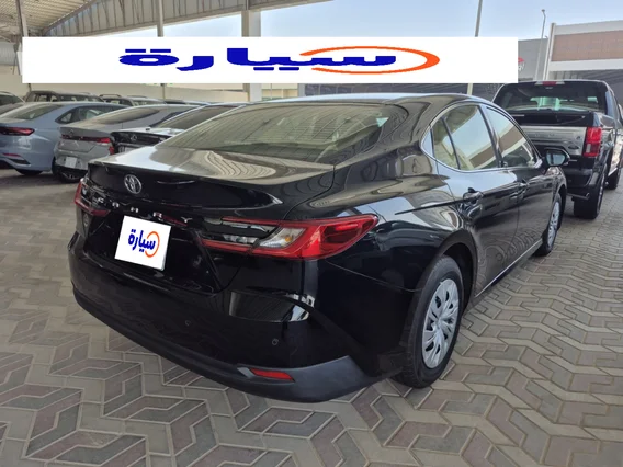 Toyota Camry  E 2025 