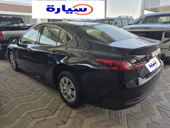 Toyota Camry  E 2025 
