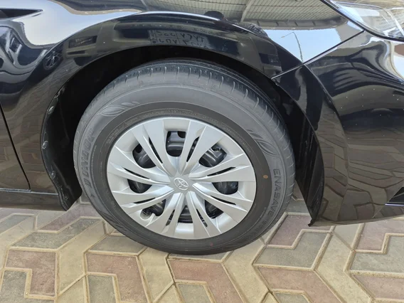Toyota Camry  E 2025 