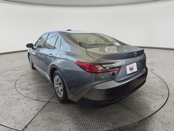 Toyota Camry  E 2025 