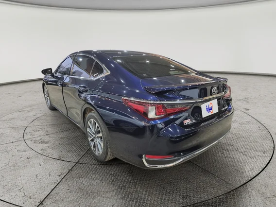Lexus ES 300 H 2023 