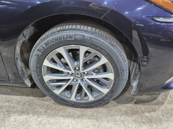 Lexus ES 300 H 2023 
