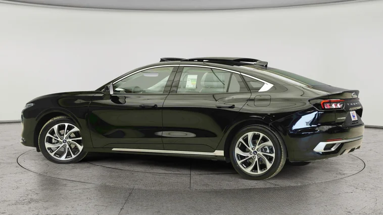 فورد تورس تيتانيوم 2026 